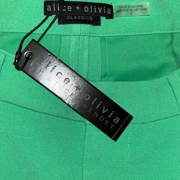 ALICE + OLIVIA Conry Pleated Crepe Shorts size 2 Garden Green NWT - Picture 8 of 8